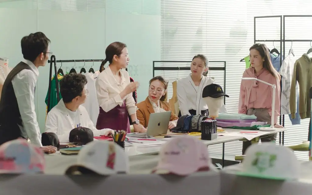 hat-meeting.webp